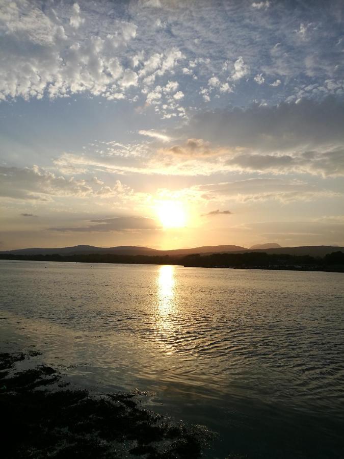 Watersedge Seaviews Hotel เคนแมร์ ภายนอก รูปภาพ