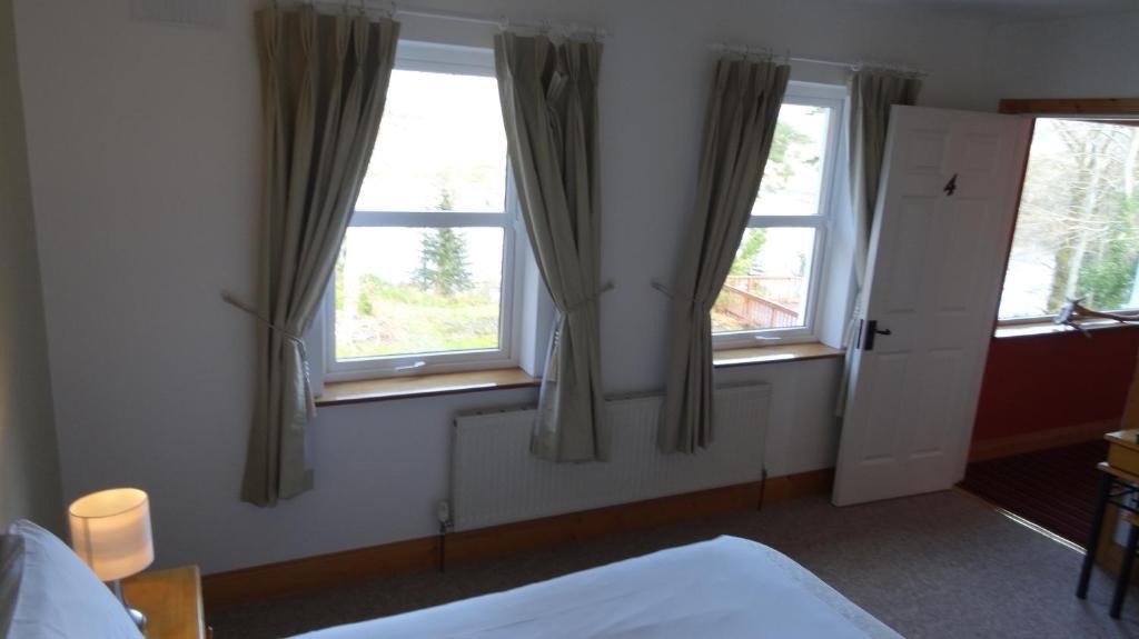 Watersedge Seaviews Hotel เคนแมร์ ภายนอก รูปภาพ
